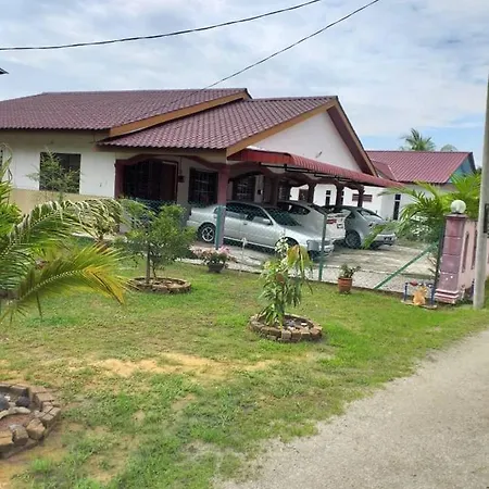 Amimas Homestay Kampong Telok  Exterior photo